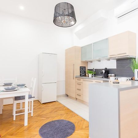 Real Apartments Zoltan Ii. Budapest Eksteriør billede